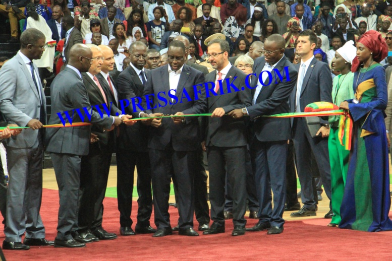 Diamniadio : Macky Sall promet un nouveau stade de 50 000 places d’ici 2020 Diamniadio : Macky Sall promet un nouveau stade de 50 000 places d’ici 2020