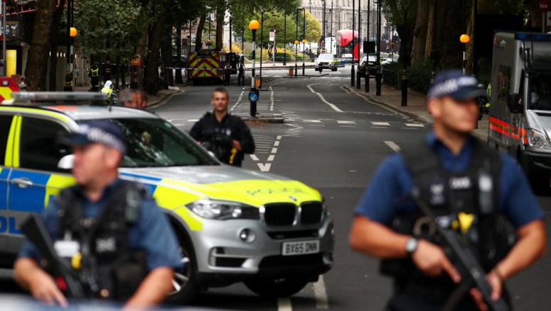 Royaume-Uni: soupçon d'attaque terroriste devant le Parlement britannique Royaume-Uni: soupçon d'attaque terroriste devant le Parlement britannique