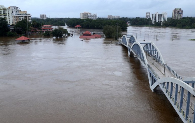 Inde: 77 morts dans des inondations au Kerala Inde: 77 morts dans des inondations au Kerala