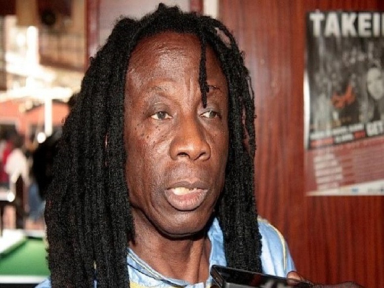 Ouza Diallo «s’agenouille devant Macky Sall» pour faire libérer Khalifa Sall Ouza Diallo «s’agenouille devant Macky Sall» pour faire libérer Khalifa Sall