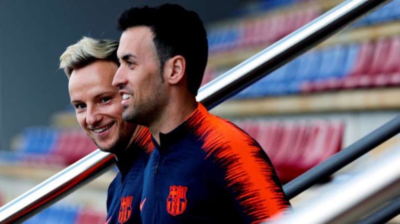Le PSG à la quête d'un milieu de terrain s’attaque à Ivan Rakitic et Sergio Busquets Le PSG à la quête d'un milieu de terrain s’attaque à Ivan Rakitic et Sergio Busquets