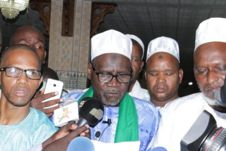 Tabaski 2018: L’Imam Ratib de la mosquée Omarienne invite les hommes politiques à « cultiver la paix » Tabaski 2018: L’Imam Ratib de la mosquée Omarienne invite les hommes politiques à « cultiver la paix »