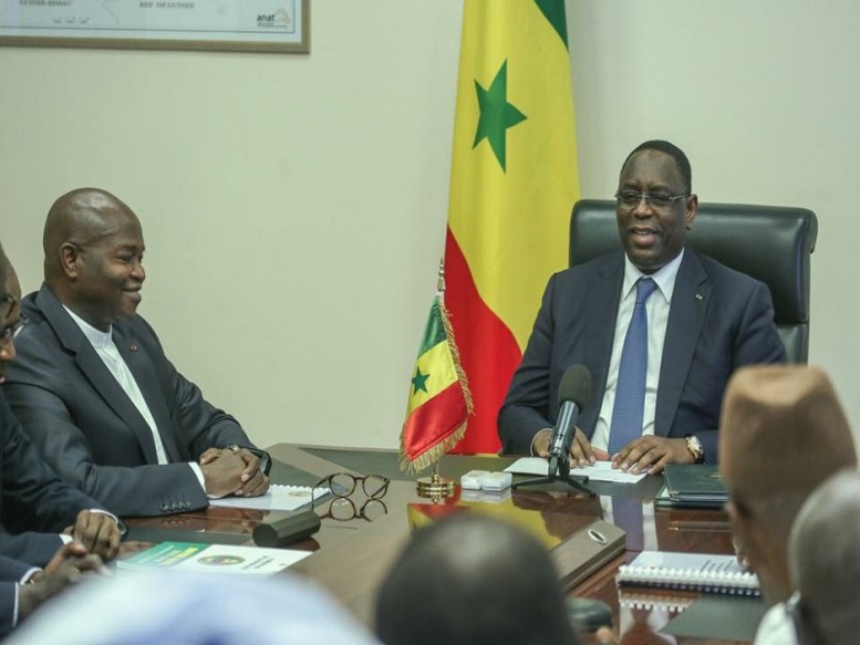 Vivez les images de la rencontre entre Macky Sall et Alioune Badara Cissé Vivez les images de la rencontre entre Macky Sall et Alioune Badara Cissé