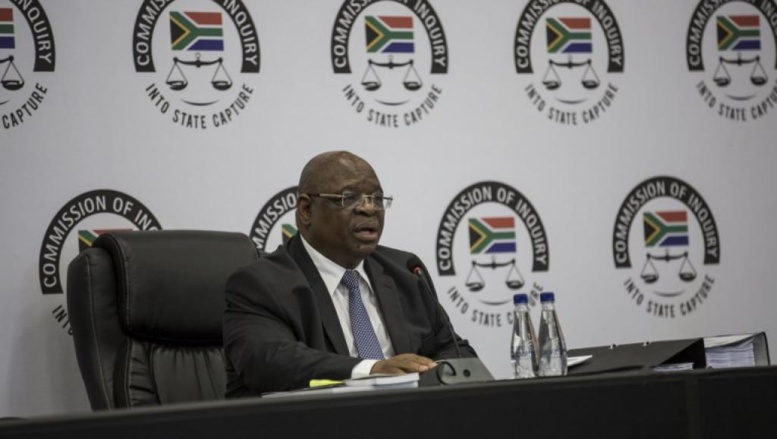 Corruption en Afrique du Sud: la commission fait sa première victime de poids Corruption en Afrique du Sud: la commission fait sa première victime de poids