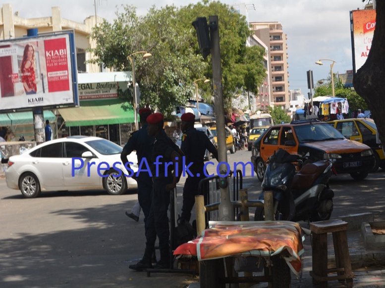 Images-Sit-in devant le ministère de l'intérieur :  les forces de l'ordre prêts pour "le combat"