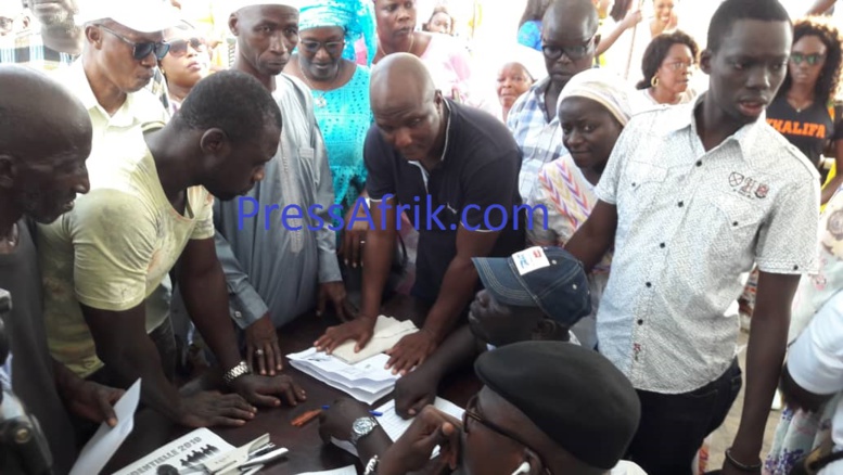 Les premières images du lancement de campagne de collecte de parrainages pour Khalifa Sall Les premières images du lancement de campagne de collecte de parrainages pour Khalifa Sall