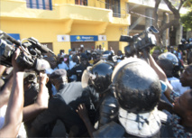 Manifestation de l’opposition : un responsable du Rewmi évacué d’urgence à l’hôpital pour… Manifestation de l’opposition : un responsable du Rewmi évacué d’urgence à l’hôpital pour…