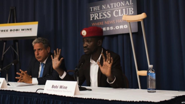 L’opposant Bobi Wine, soigné aux Etats-Unis, prêt à retourner en Ouganda L’opposant Bobi Wine, soigné aux Etats-Unis, prêt à retourner en Ouganda