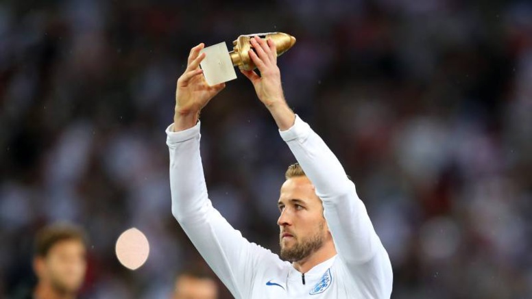 Le meilleur buteur de la Coupe du Monde, Harry Kane a reçu le Soulier d'Or adidas Le meilleur buteur de la Coupe du Monde, Harry Kane a reçu le Soulier d'Or adidas