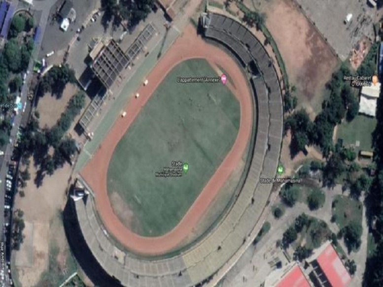 Urgent-Madagascar-Sénégal: au moins 1 mort et 37 blessés après une bousculade devant le stade de Mahamasina, à Antananarivo Urgent-Madagascar-Sénégal: au moins 1 mort et 37 blessés après une bousculade devant le stade de Mahamasina, à Antananarivo