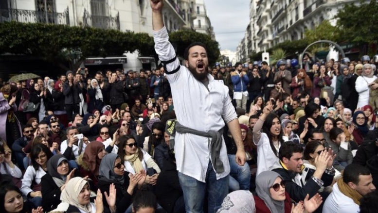 Algérie: une manifestation anti-Bouteflika empêchée à Constantine