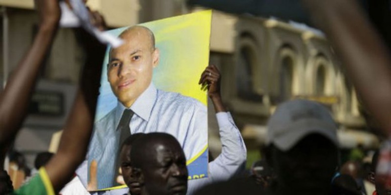 Présidentielle au Sénégal : le PDS se déchire autour de la candidature de Karim Wade Présidentielle au Sénégal : le PDS se déchire autour de la candidature de Karim Wade