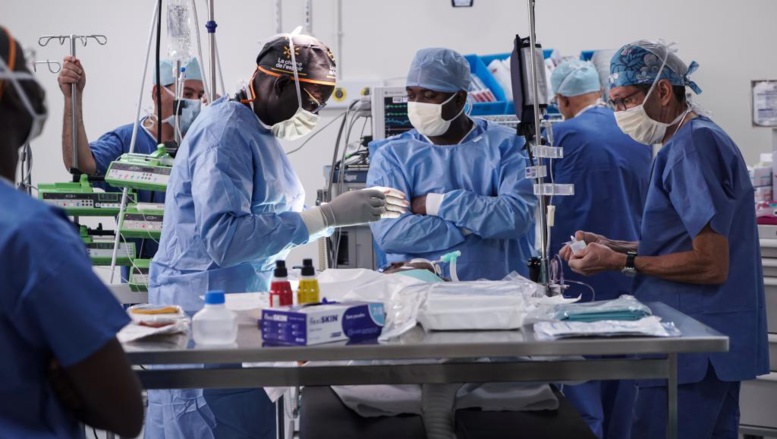 Chirurgie: première opération à cœur ouvert réussie au Mali Chirurgie: première opération à cœur ouvert réussie au Mali