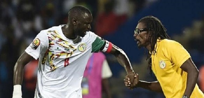 Equipe nationale de football: Cheikou Kouyaté, en "pente descendante"