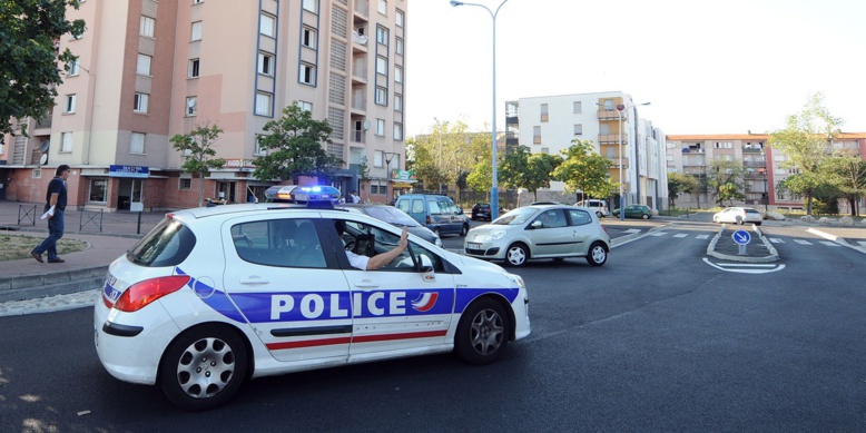 France: un jeune de 19 ans meurt poignardé par son voisin parce qu'il écoutait de la musique trop forte