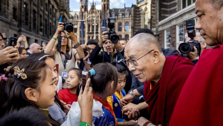 Agressions sexuelles par des enseignants bouddhistes : le Dalaï Lama savait