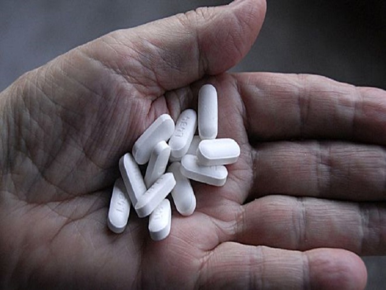 La prise d'aspirine peut être dangereuse pour les personnes âgées La prise d'aspirine peut être dangereuse pour les personnes âgées