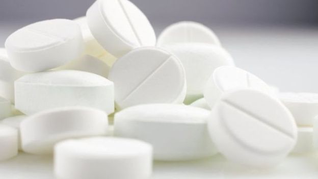 La prise d'aspirine peut être dangereuse pour les personnes âgées