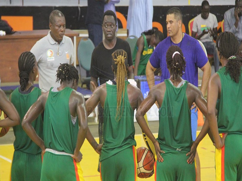 Basket féminin: Le Canada domine le Sénégal (75-56) Basket féminin: Le Canada domine le Sénégal (75-56)