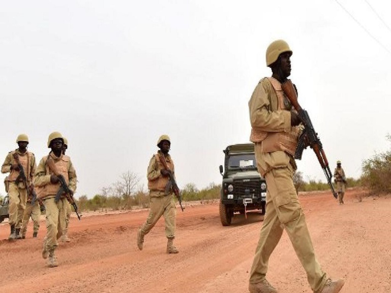 Au Burkina Faso, huit militaires meurent dans l'explosion d'une mine artisanale