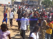 VIDEOS - Reportage photos: la marche contre la vie chère et les coupures n'a pas mobilisé