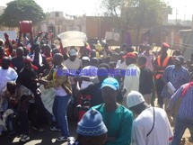 VIDEOS - Reportage photos: la marche contre la vie chère et les coupures n'a pas mobilisé