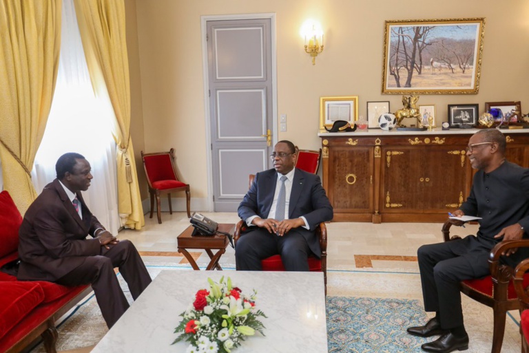 (03 photos) Audience: Macky Sall reçoit Thione Seck au Palais (03 photos) Audience: Macky Sall reçoit Thione Seck au Palais