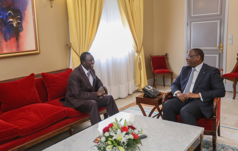 (03 photos) Audience: Macky Sall reçoit Thione Seck au Palais (03 photos) Audience: Macky Sall reçoit Thione Seck au Palais