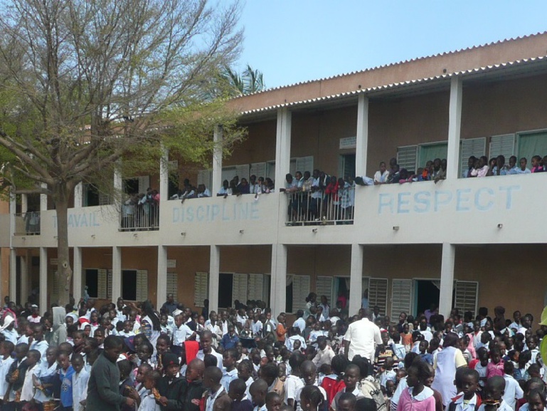 Rentrée scolaire 2018-2019 : Les élèves démarrent les cours sous les menaces de… Rentrée scolaire 2018-2019 : Les élèves démarrent les cours sous les menaces de…