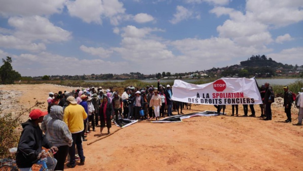 Madagascar: des riverains manifestent contre leur expropriation Madagascar: des riverains manifestent contre leur expropriation