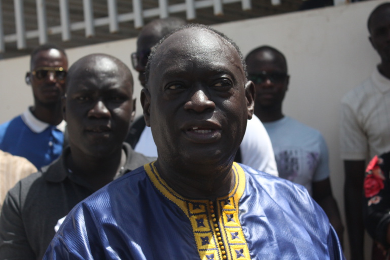 Me El Hadji Diouf raconte comment et pourquoi Assane Diouf a été bastonné par les gardes Me El Hadji Diouf raconte comment et pourquoi Assane Diouf a été bastonné par les gardes