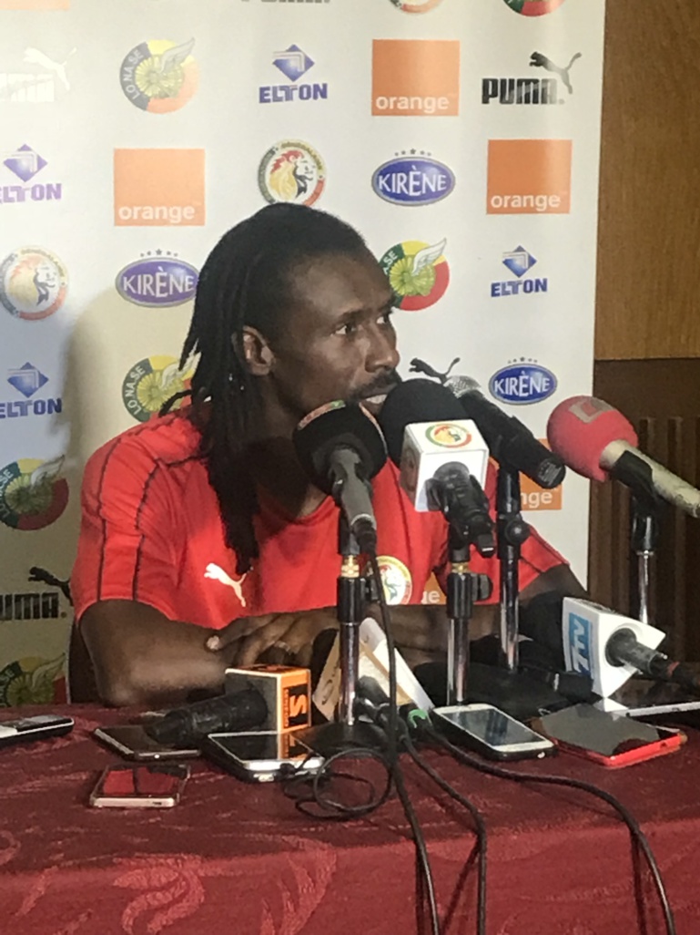 #SENSOU : Aliou Cissé mise sur la polyvalence de Kouyaté pour combler le "vide" de la défense #SENSOU : Aliou Cissé mise sur la polyvalence de Kouyaté pour combler le "vide" de la défense