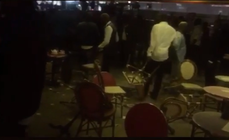 Bercy de Pape Diouf : une bagarre générale entre pro et anti Macky avant le show Bercy de Pape Diouf : une bagarre générale entre pro et anti Macky avant le show