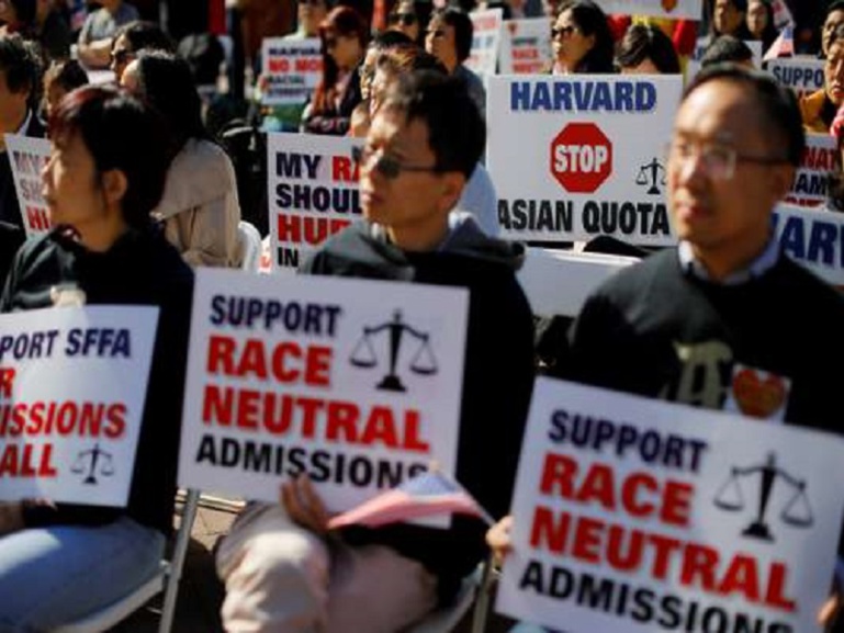 Discrimination : Harvard accusée de sous-noter les étudiants américains d’origine asiatique