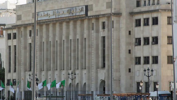 Algérie: crise au Parlement, le FLN exige la démission de son président Algérie: crise au Parlement, le FLN exige la démission de son président