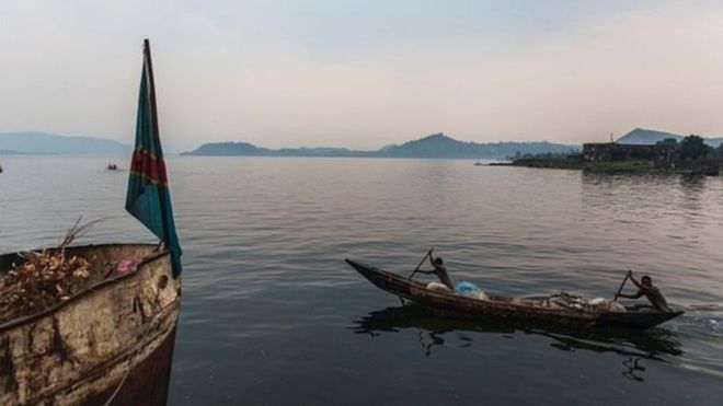Dix portés disparus après un naufrage en RDC