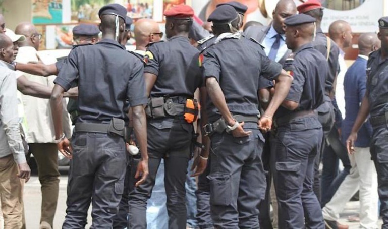 Touba: échauffourées entre Force de l'ordre et des chauffeurs Touba: échauffourées entre Force de l'ordre et des chauffeurs