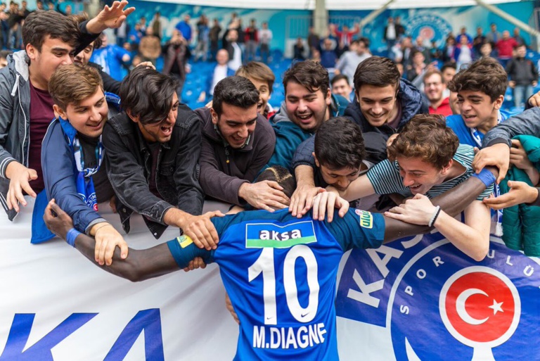 Turquie : Mbaye Diagne claque un doublé et permet à Kasimpaça d'écraser Akhisarspor (5-0) Turquie : Mbaye Diagne claque un doublé et permet à Kasimpaça d'écraser Akhisarspor (5-0)