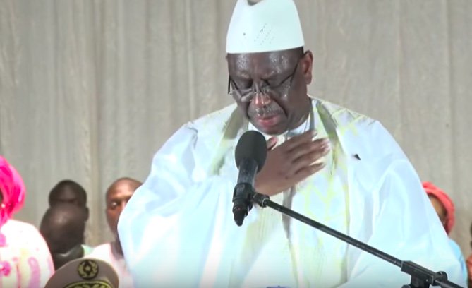 #MackyNaDefLoukoNekh : le nouveau Hashtag des internautes sénégalais prédisant la chute de Macky en 2019