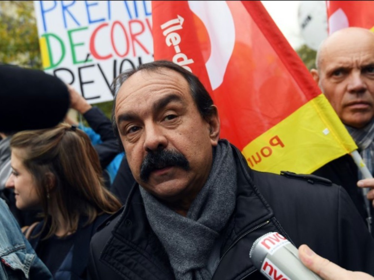 Le patron des syndicalistes français sonnent la charge : "les travailleurs sénégalais sont exploités par les multinationales étrangères" Le patron des syndicalistes français sonnent la charge : "les travailleurs sénégalais sont exploités par les multinationales étrangères"