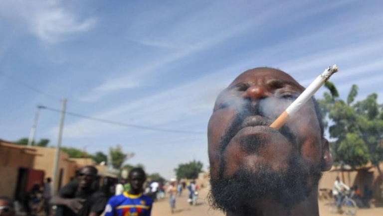Tabac: les fabricants ciblent l’Afrique Tabac: les fabricants ciblent l’Afrique