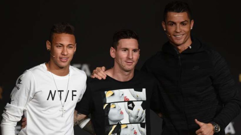 PSG : Neymar se compare à Lionel Messi et Cristiano Ronaldo PSG : Neymar se compare à Lionel Messi et Cristiano Ronaldo