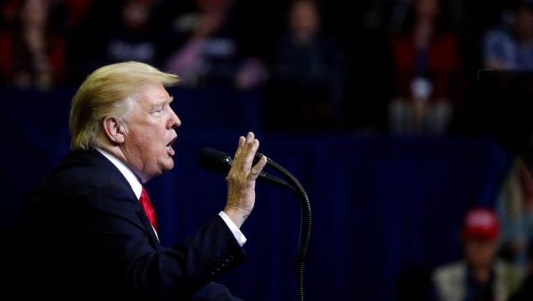 Etats-Unis: Donald Trump envisage la suppression du droit du sol