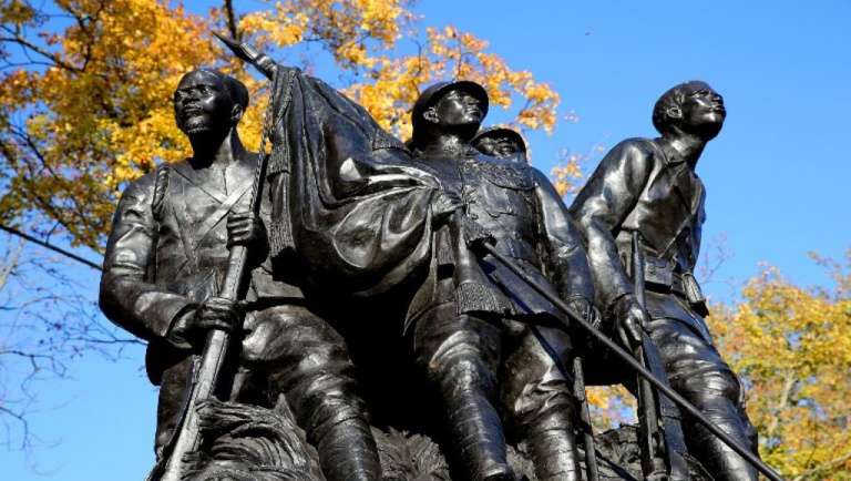 Centenaire de la Grande Guerre: à Reims, un monument en mémoire de l’Armée noire Centenaire de la Grande Guerre: à Reims, un monument en mémoire de l’Armée noire