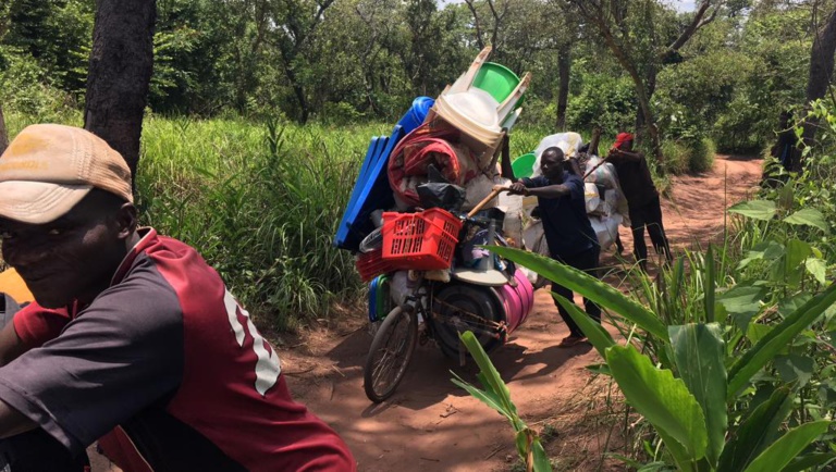 RDC: sur la route avec les Congolais expulsés d’Angola RDC: sur la route avec les Congolais expulsés d’Angola