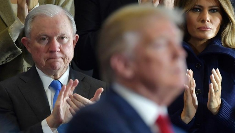 Trump limoge son ministre de la Justice, premier acte post-élections Trump limoge son ministre de la Justice, premier acte post-élections