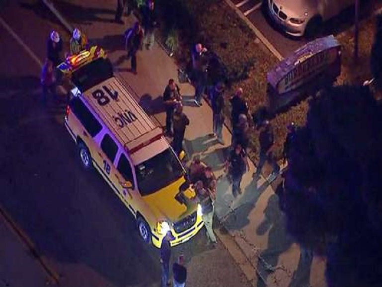 Californie : fusillade dans un bar d’une banlieue de Los Angeles, au moins 12 personnes tuées