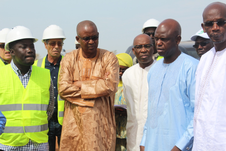 Visite à Tivaouane pour le Gamou: Mansour Faye annonce 70 camions citernes pour assurer la distribution d'eau Visite à Tivaouane pour le Gamou: Mansour Faye annonce 70 camions citernes pour assurer la distribution d'eau