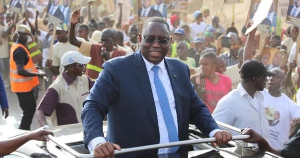 Kédougou: Macky inaugure le pont de Fongolimbi 