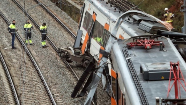 Un mort et 44 blessés après le déraillement d’un train en Espagne Un mort et 44 blessés après le déraillement d’un train en Espagne